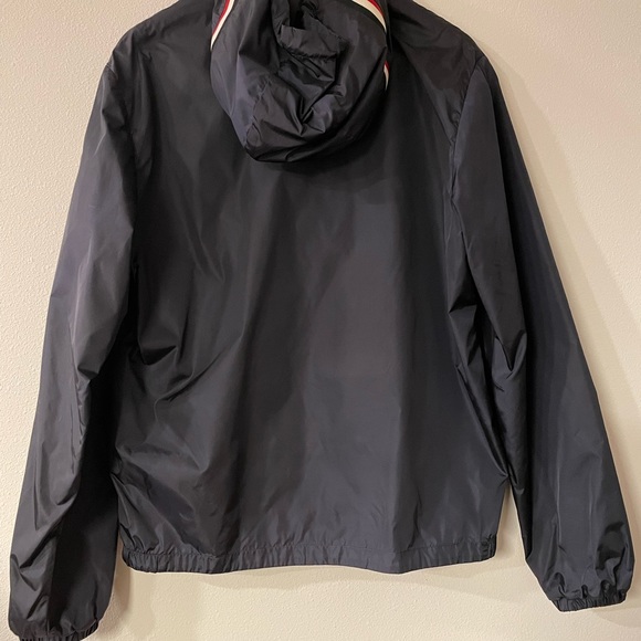 Men’s Moncler windbreaker in Dark Navy with Logo - Picture 3 of 8